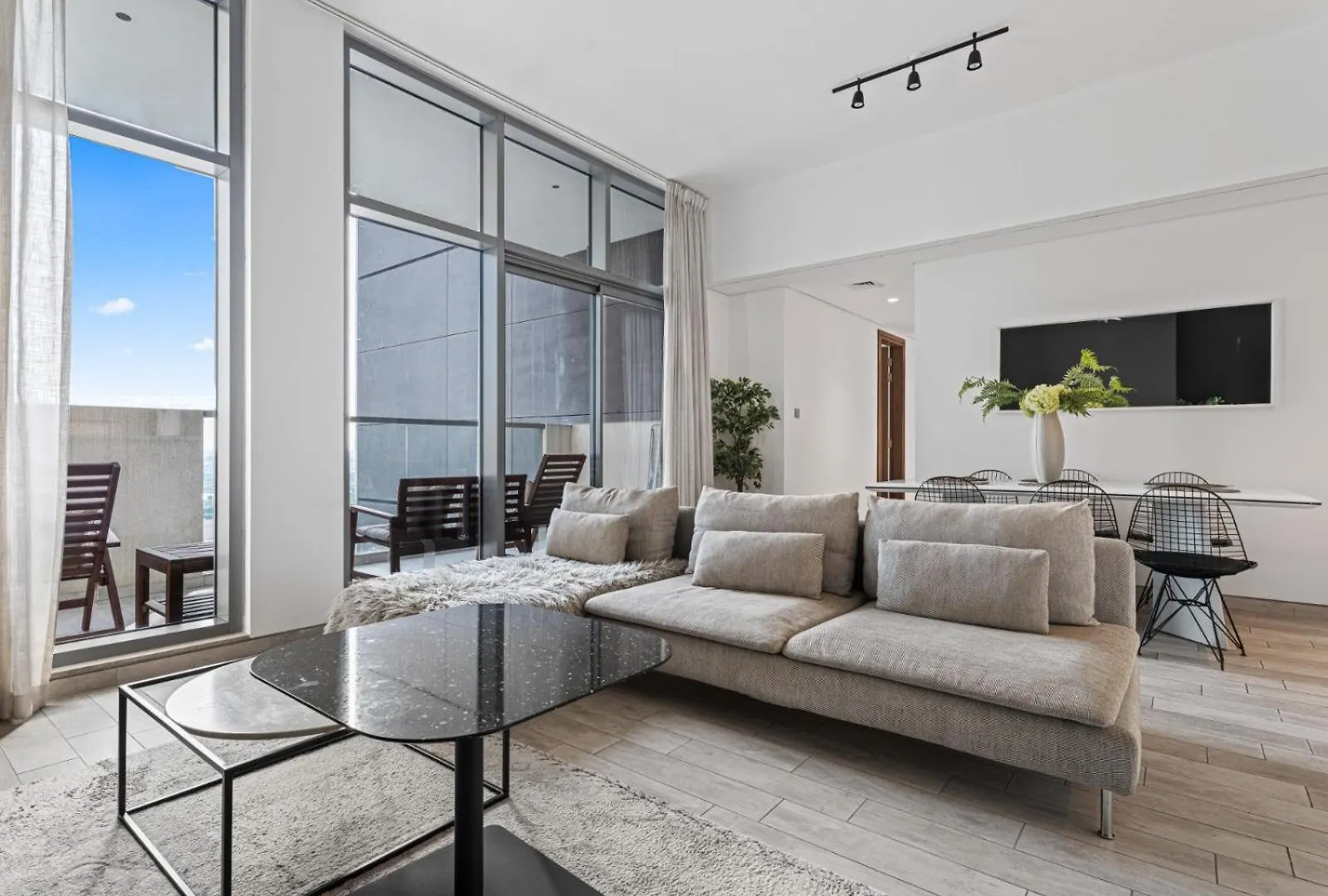 Chic City Escape - 2Br Plus Guest Room At Atria, Business Bay Dubai 0*,  United Arab Emirates
