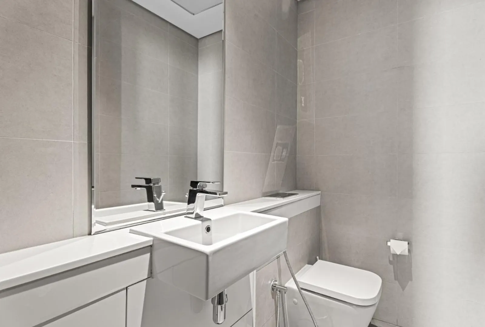 Chic City Escape - 2Br Plus Guest Room At Atria, Business Bay Dubai Apartment