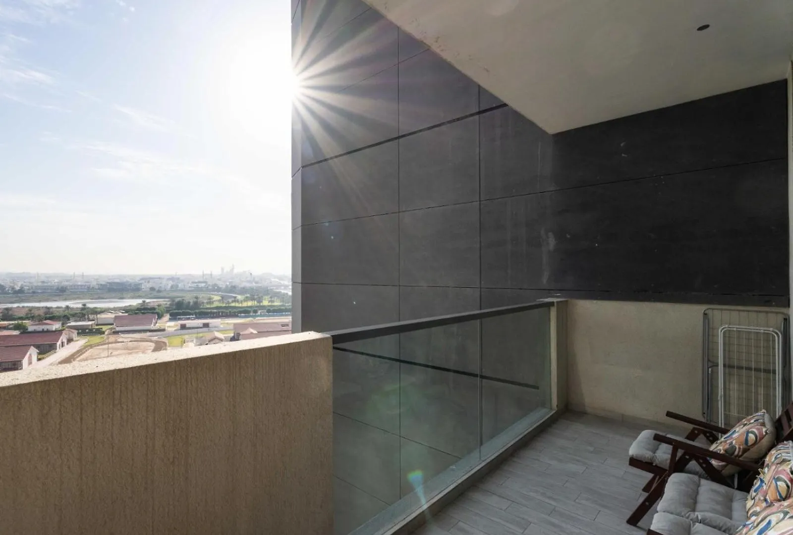 Apartment Chic City Escape - 2Br Plus Guest Room At Atria, Business Bay Dubai