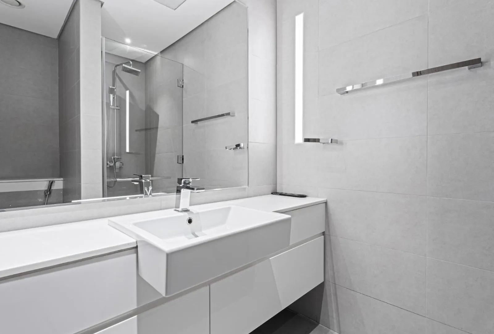 Chic City Escape - 2Br Plus Guest Room At Atria, Business Bay Dubai Apartment